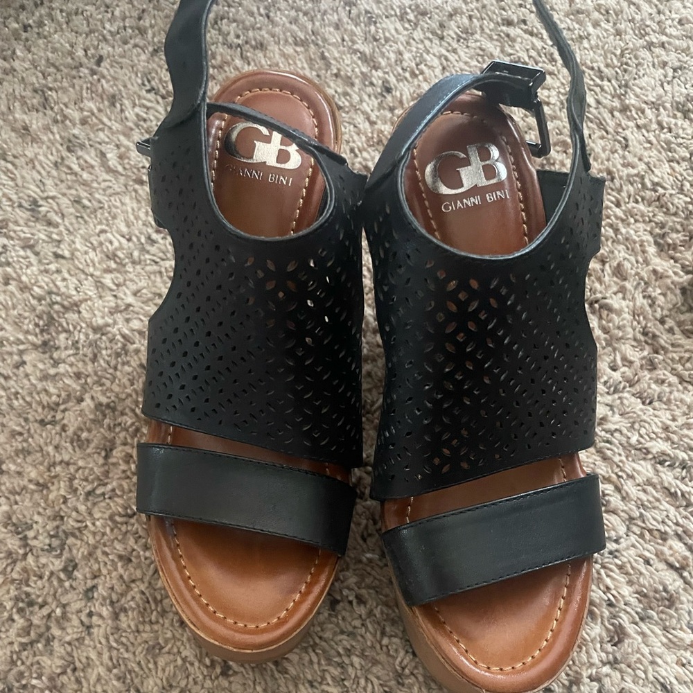 Gianni Bini wedge sandal